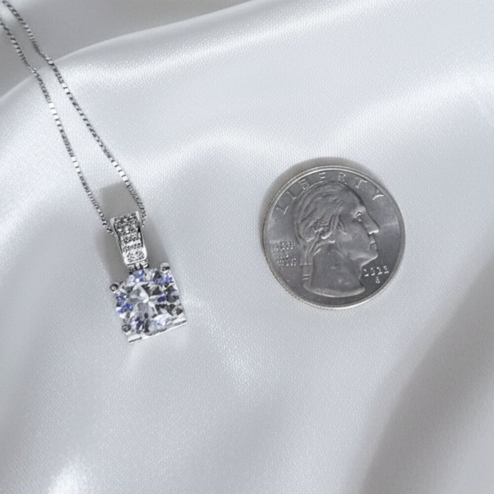 3 Carat Simulated Diamond Zircon Solitaire Pendant Necklace NWOT - Picture 5 of 9